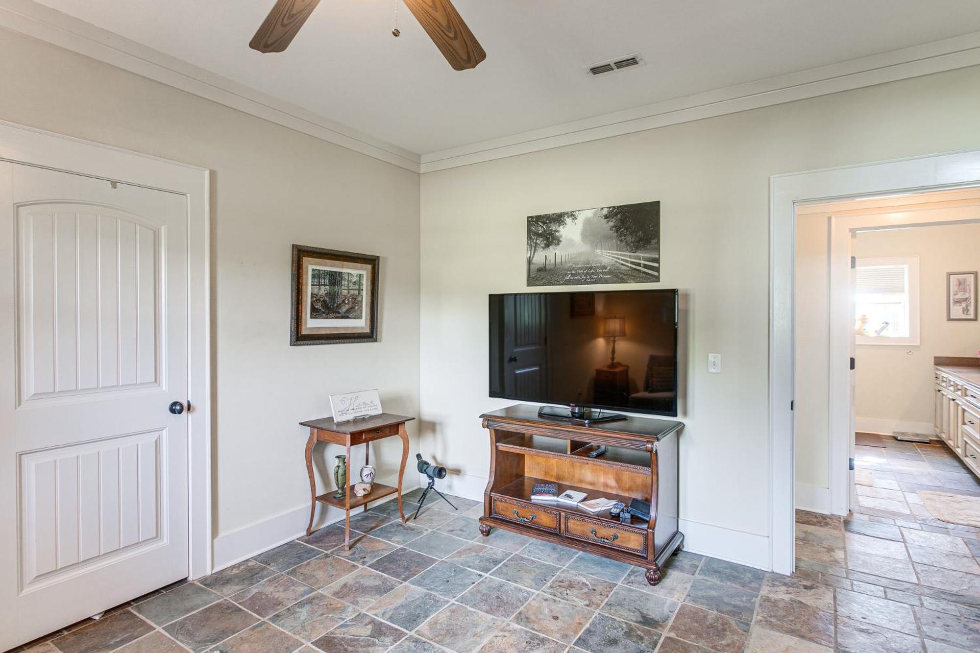 Secluded Home With Deck - Near Downtown Fitzgerald! Eksteriør billede