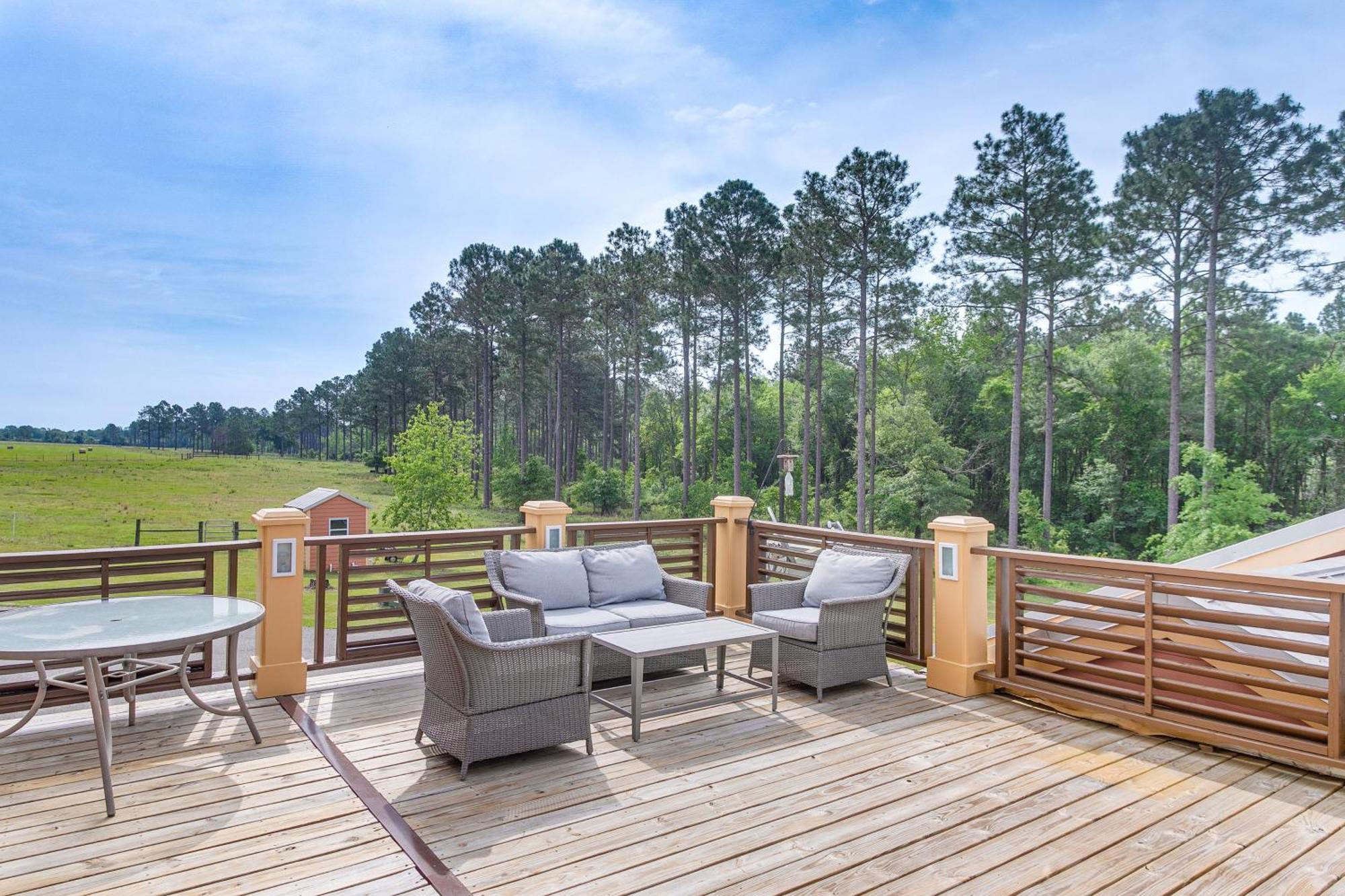 Secluded Home With Deck - Near Downtown Fitzgerald! Eksteriør billede