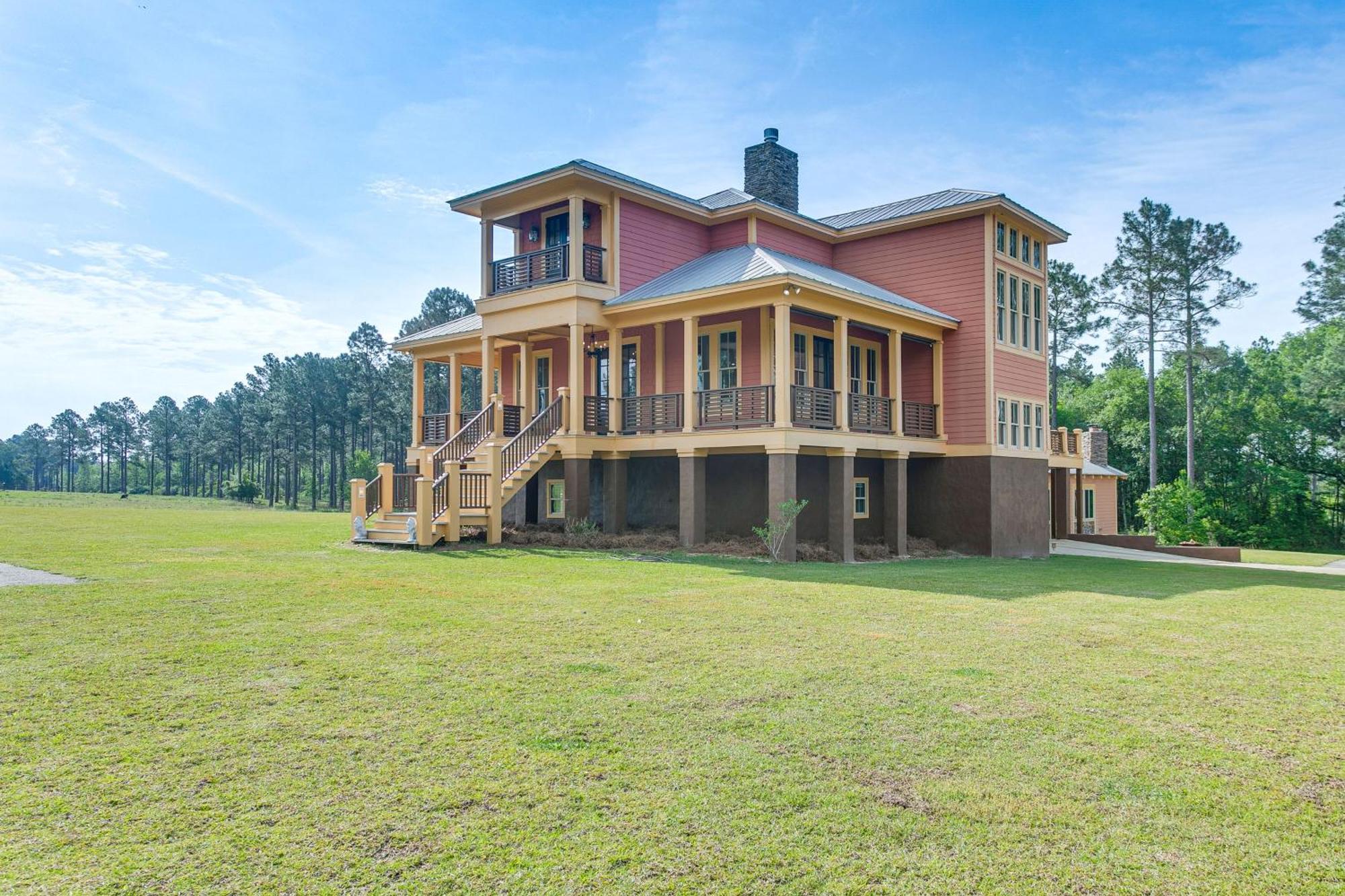 Secluded Home With Deck - Near Downtown Fitzgerald! Eksteriør billede